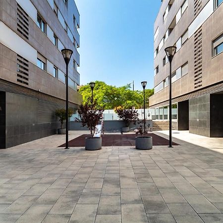 Forum Beach 2 And Pool Apartment Barcelona Sant Adria de Besos Bagian luar foto