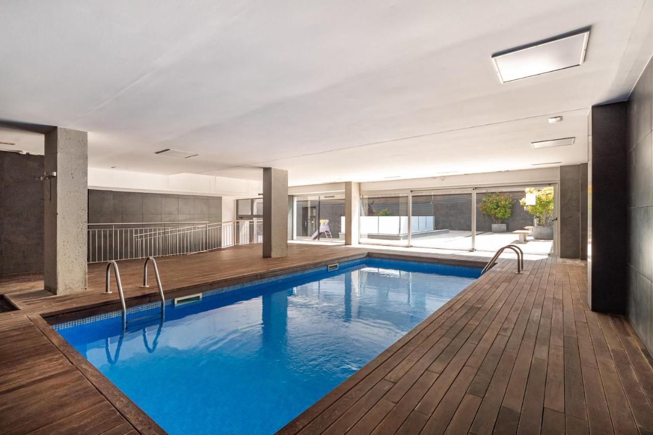 Forum Beach 2 And Pool Apartment Barcelona Sant Adria de Besos Bagian luar foto